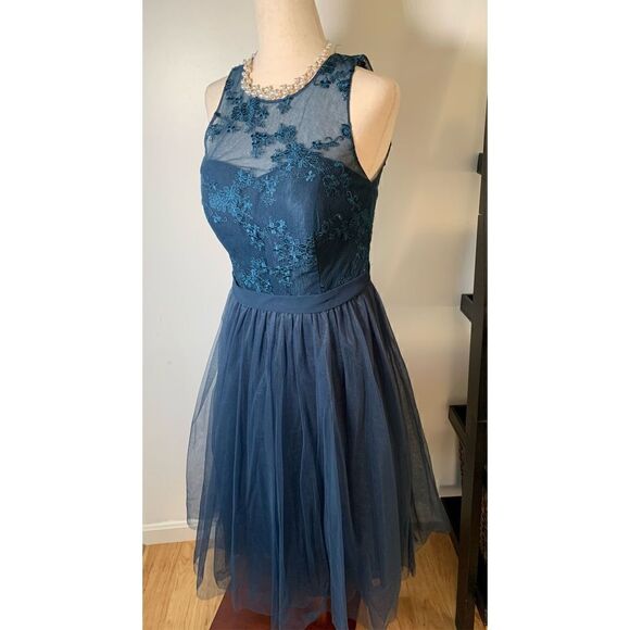 Azazie Dress Size A4 Wedding or a Fancy Event - Picture 1 of 3